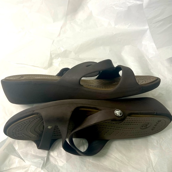 CROCS Women’s Sandals - Picture 5 of 9